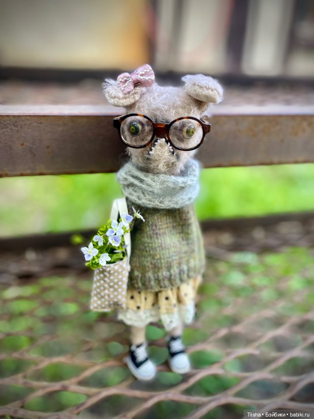 Весенняя Собачка от Good and Strange