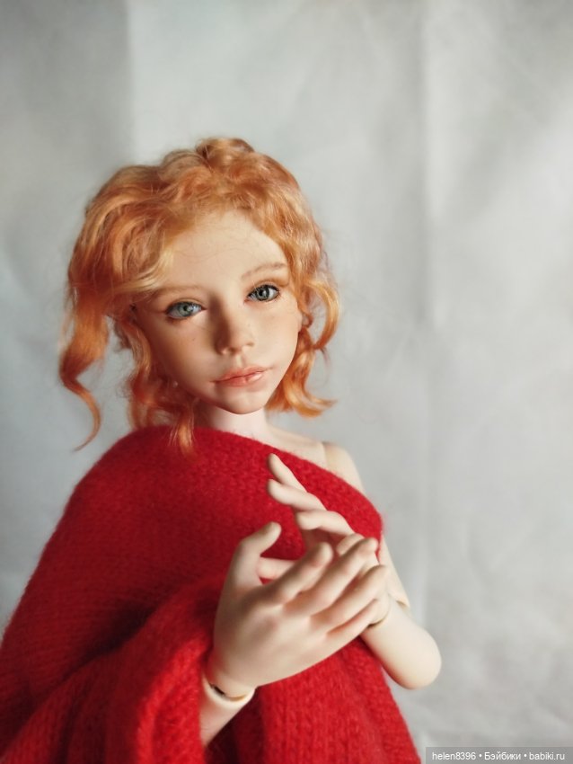 Девушка в красном или как шарф нашел новое применение (фото 5)