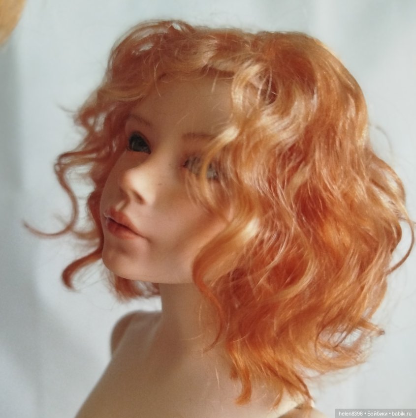 Девушка в красном или как шарф нашел новое применение (фото 7)