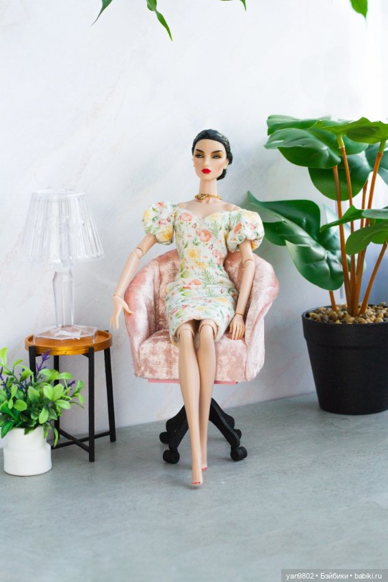 Коллекция вращающихся кресел для кукол Барби, ФР и подобных