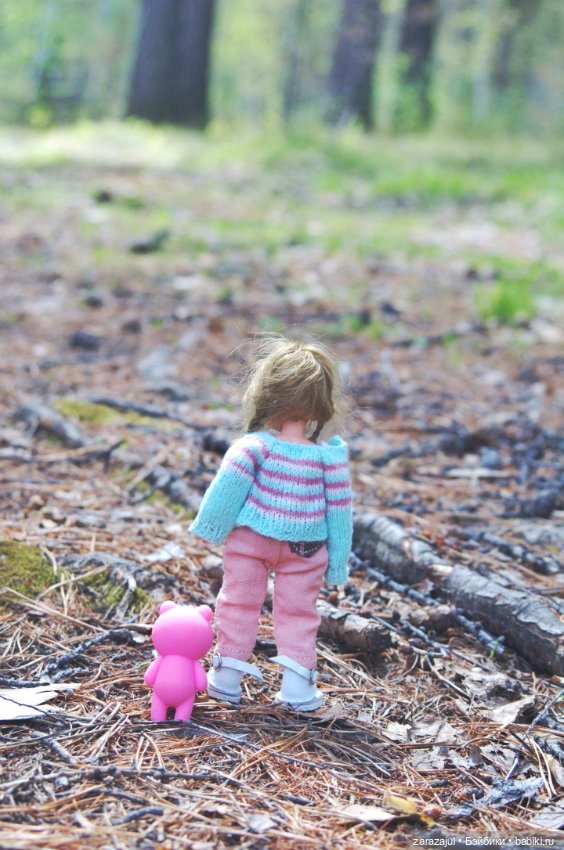 Первая весна Танюшки. Мы идём гулять)