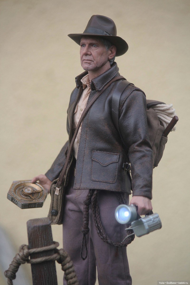 Фигурка Индианы Джонса - Hot Toys