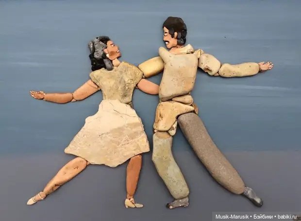 Художник составляет удивительно реалистичные картины из камней, найденных на пляже (фото 9)