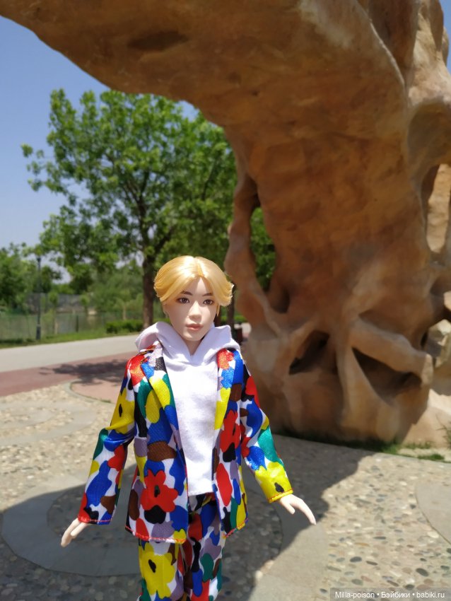 Сок Чжин в зоопарке города Цанчжоу