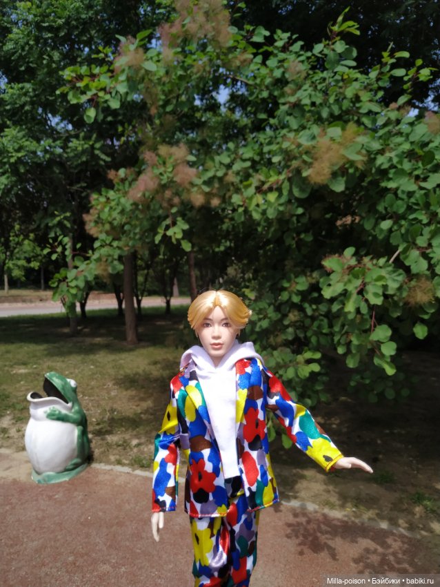 Сок Чжин в зоопарке города Цанчжоу