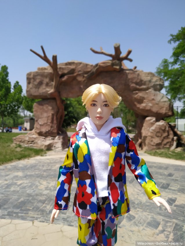 Сок Чжин в зоопарке города Цанчжоу