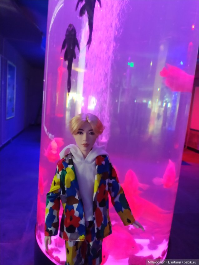 Сок Чжин в зоопарке города Цанчжоу