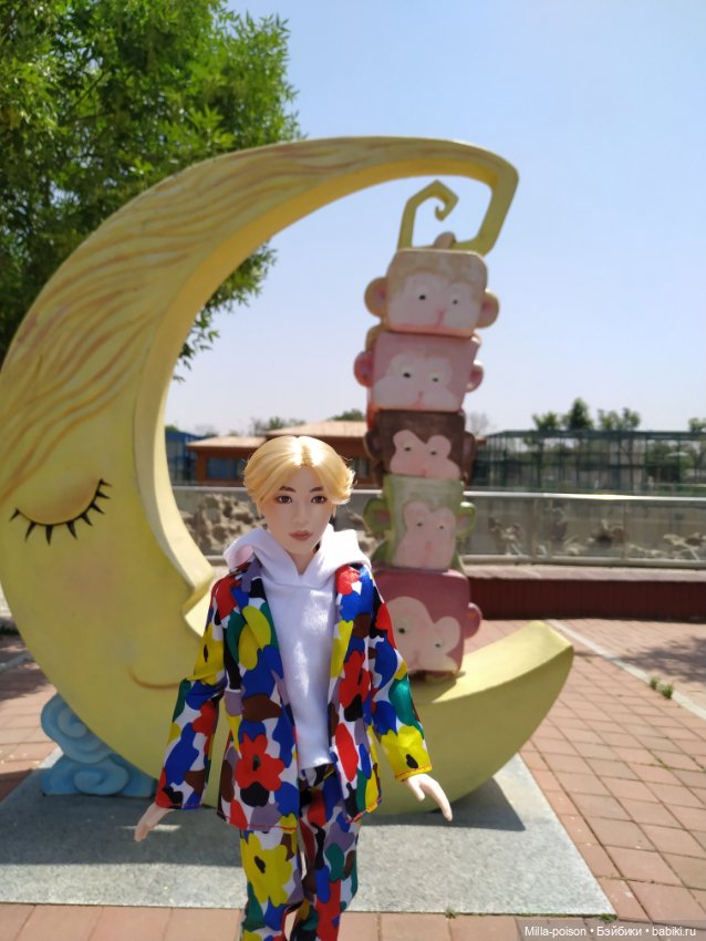 Сок Чжин в зоопарке города Цанчжоу