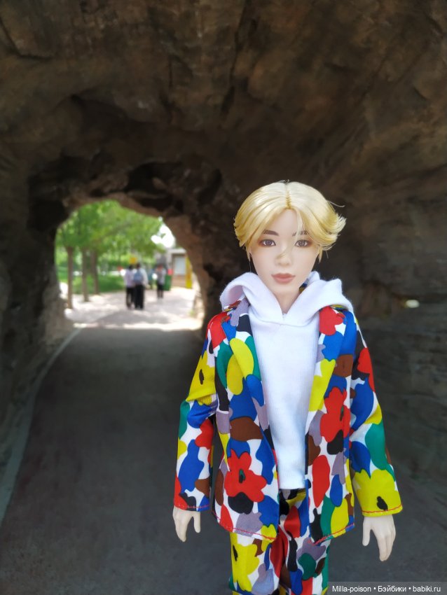 Сок Чжин в зоопарке города Цанчжоу