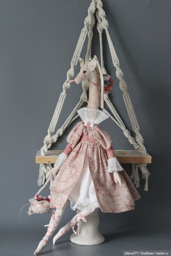 Барышня , фантазии на тему жирафы