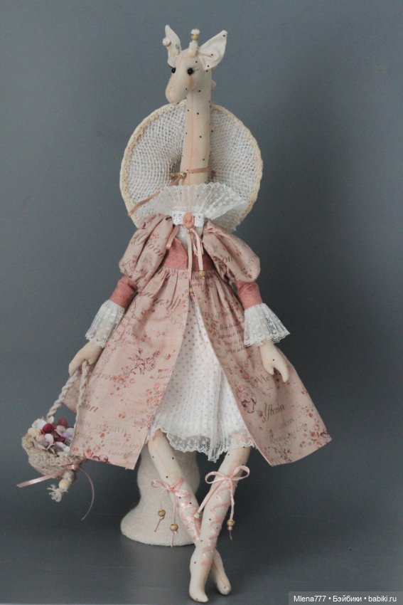 Барышня , фантазии на тему жирафы