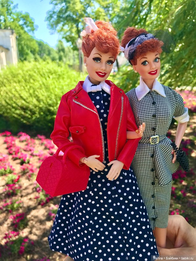 Прогулка двух Люси и двух куклопожружек