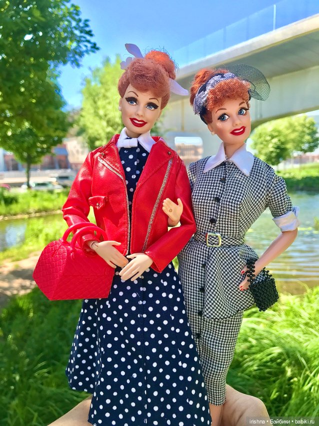 Прогулка двух Люси и двух куклопожружек