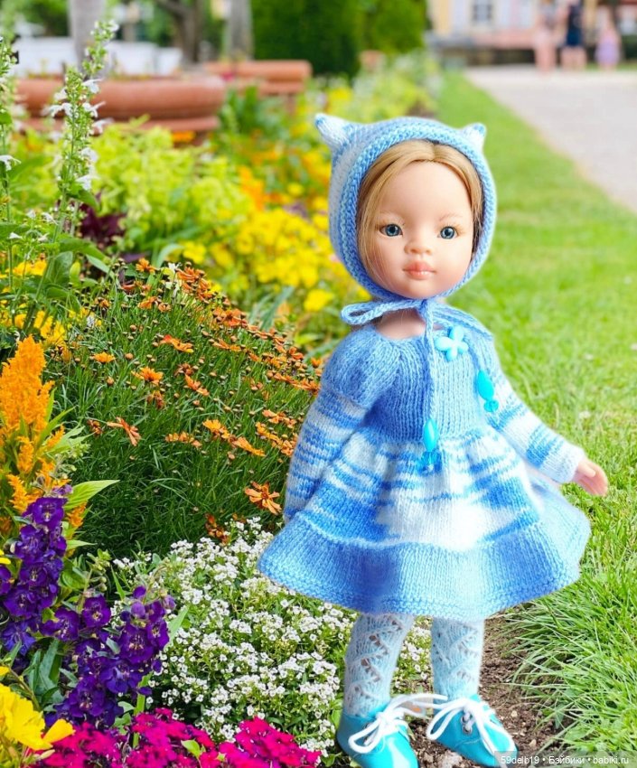 Много кукол, много нарядов, много природы и море цветов (фото 8)