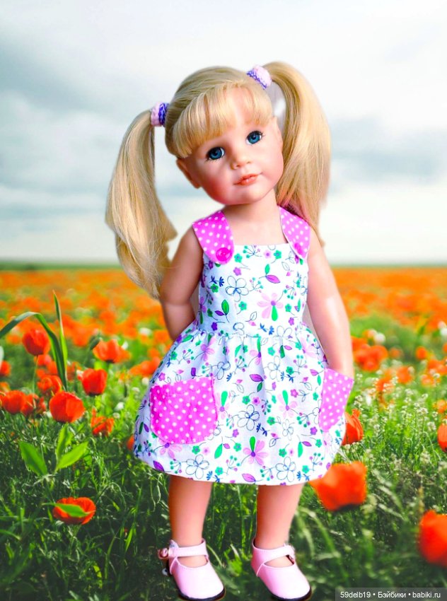 Много кукол, много нарядов, много природы и море цветов