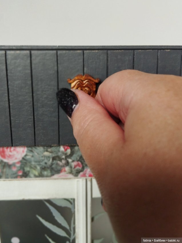 Подробнее о мелочах и деталях. Румбокс 1:8 уголок Алисы