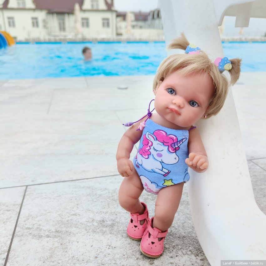 А кто с Эльзой на пляж?...(Пепита pepita Antonio Huan)