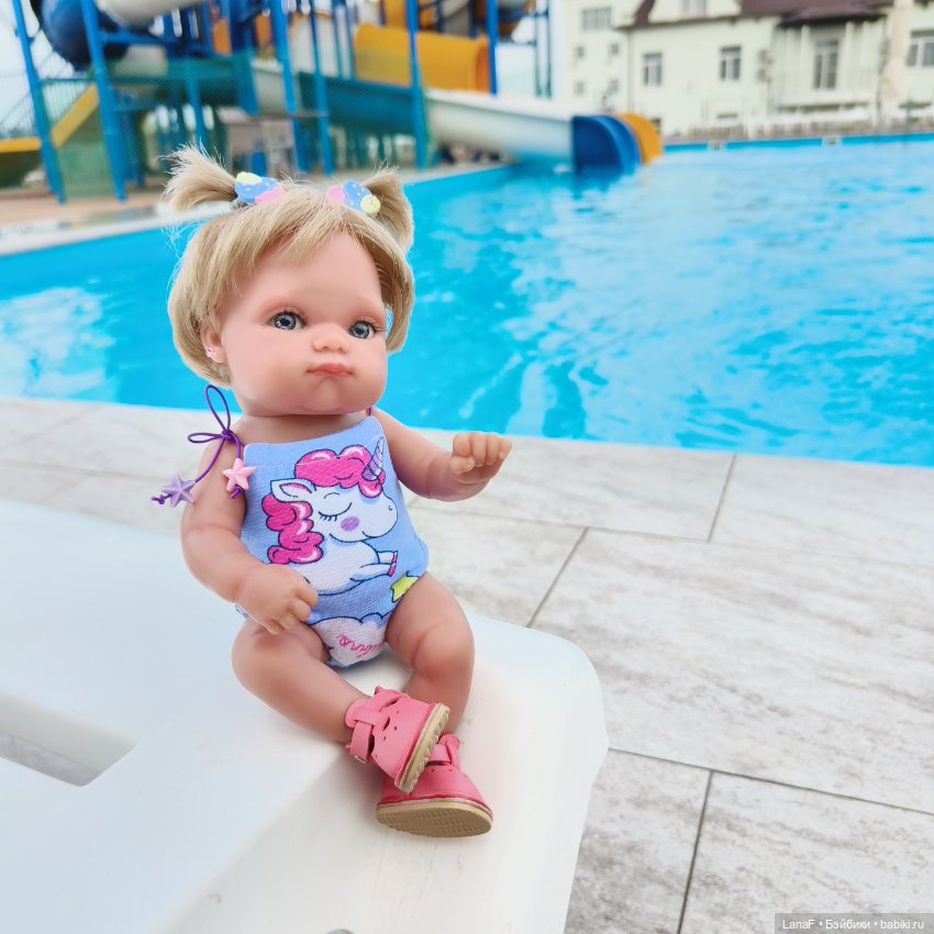 А кто с Эльзой на пляж?...(Пепита pepita Antonio Huan)