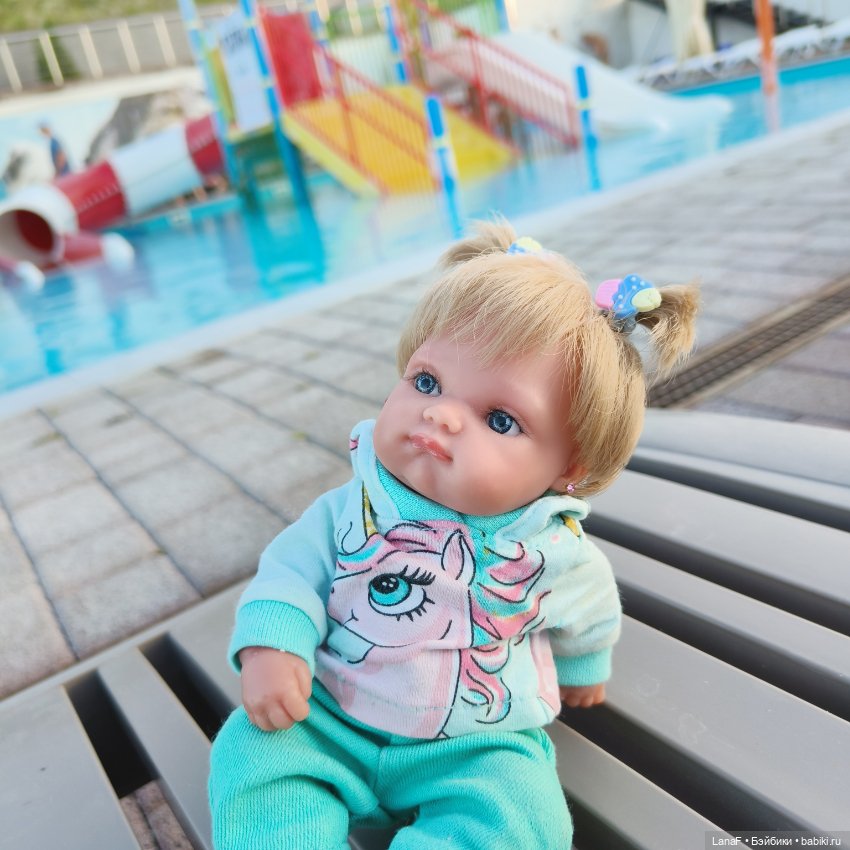 А кто с Эльзой на пляж?...(Пепита pepita Antonio Huan)