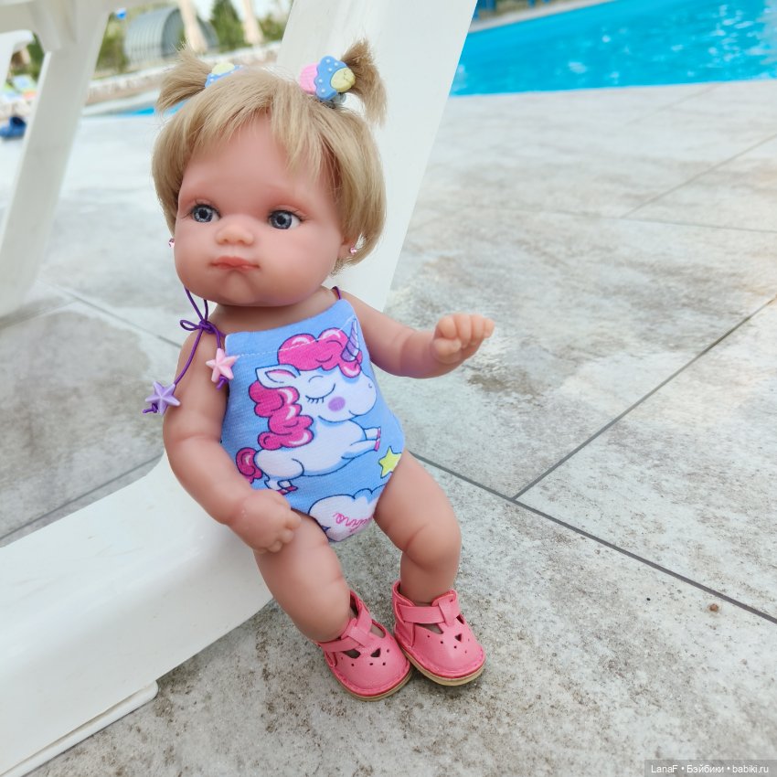 А кто с Эльзой на пляж?...(Пепита pepita Antonio Huan)