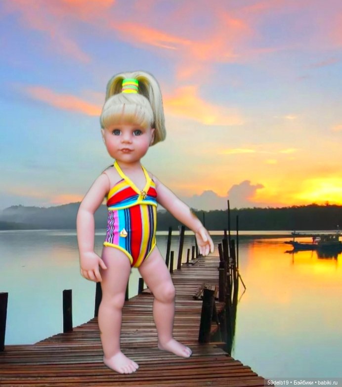 Мир зелёного цвета между синим и синим