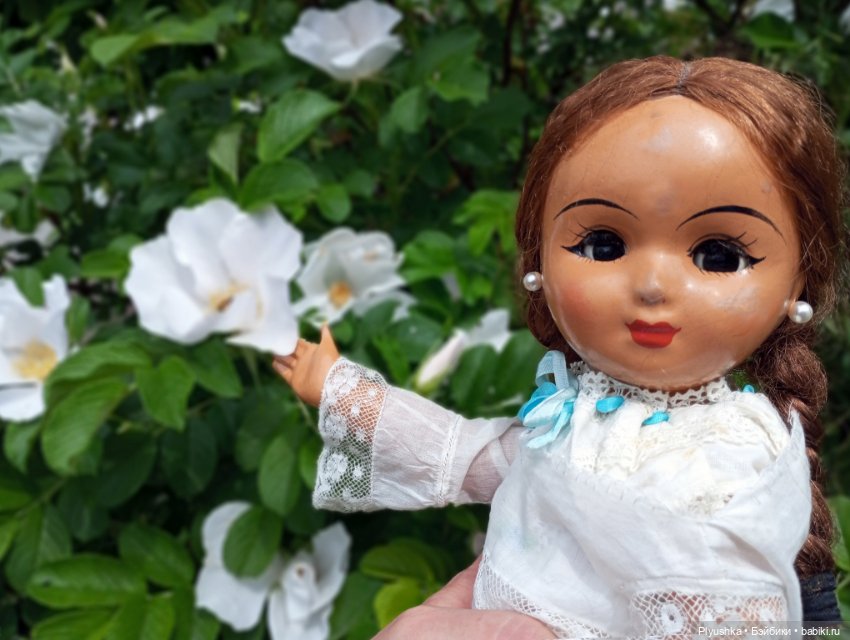 Валюша и белые цветы. Год спустя