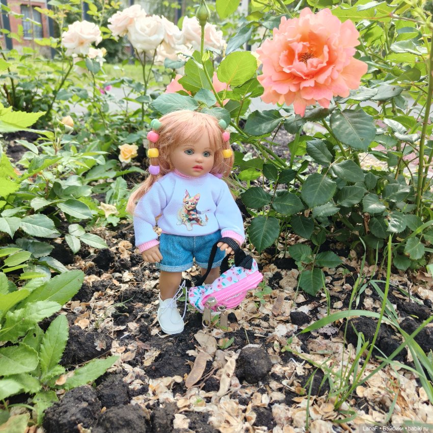 Эмили и розочки ( кукла Габриэль Мюллер)