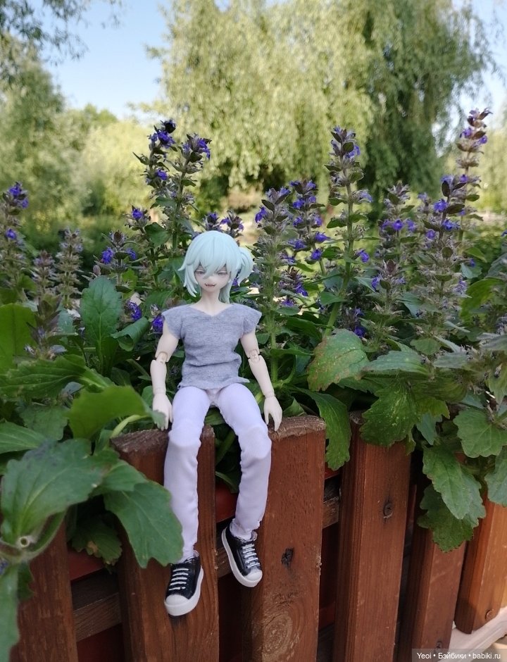 Лучеано встретил Лабубу в парке). 02