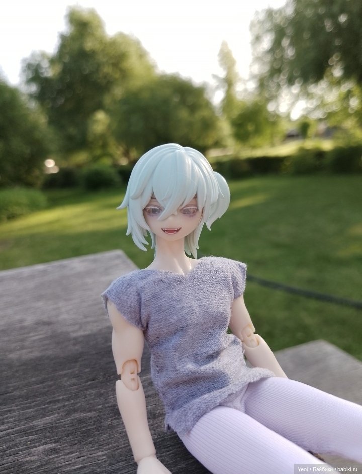 Лучеано встретил Лабубу в парке). 02