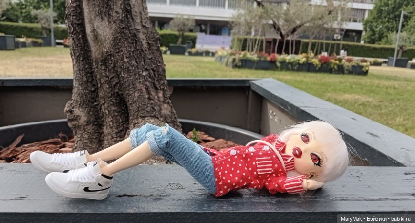 Красотка Джейд играет в обычного подростка (фото 6)