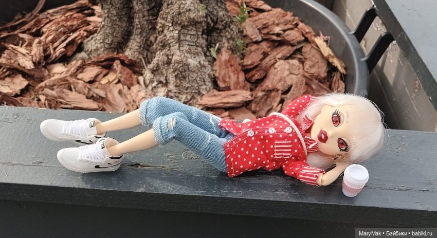 Красотка Джейд играет в обычного подростка (фото 7)