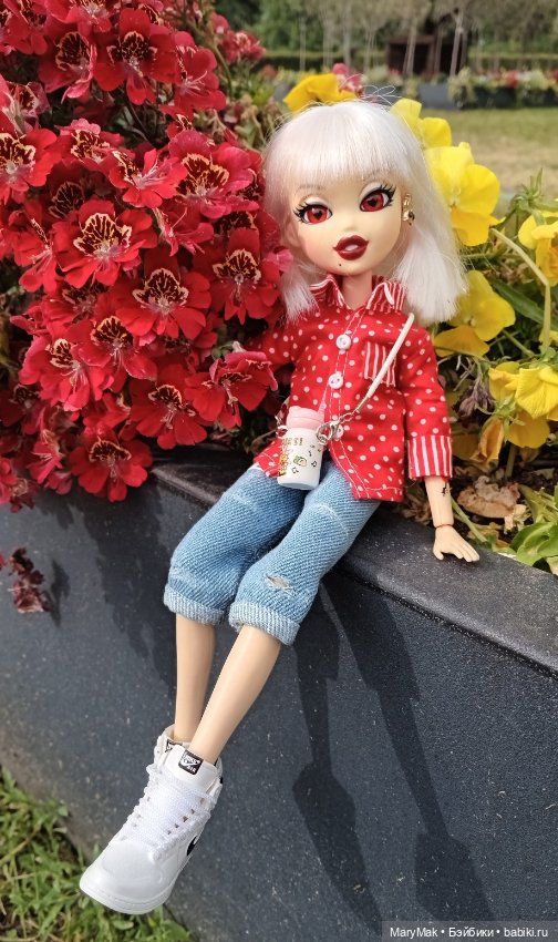 Красотка Джейд играет в обычного подростка (фото 5)