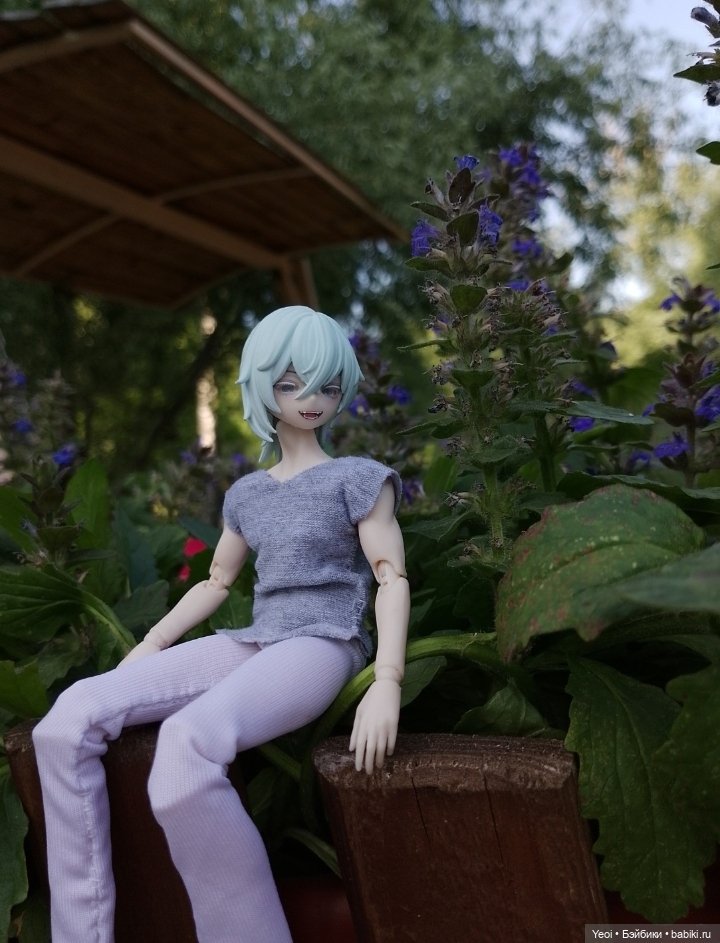 Лучеано встретил Лабубу в парке). 02