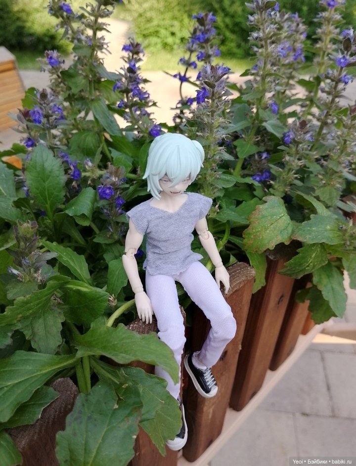 Лучеано встретил Лабубу в парке). 02