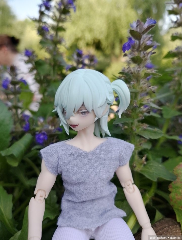 Лучеано встретил Лабубу в парке). 02