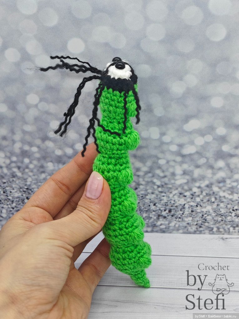 Гусеница Бакся — Вязаные игрушки и амигуруми: крючком