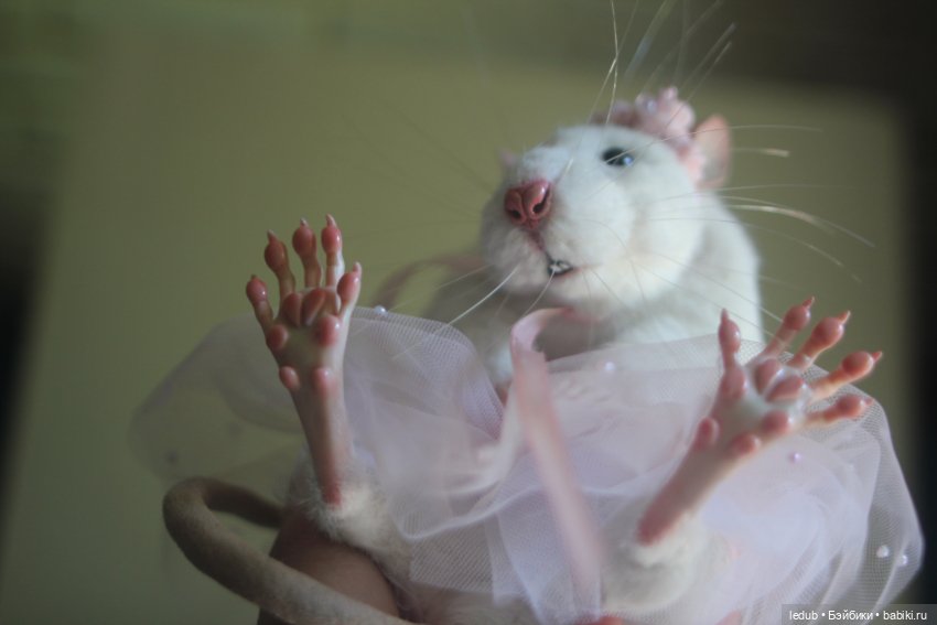 КрЫсота в розовой пачке — Игрушки в смешанной технике (мех и глина): Арт