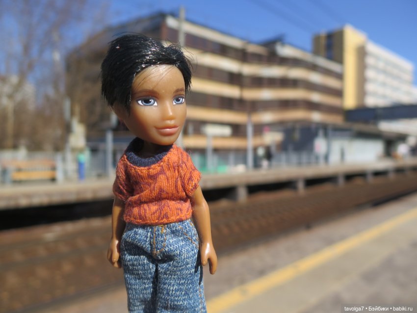 Lil Bratz Boy гуляет по Москве (фото 2)