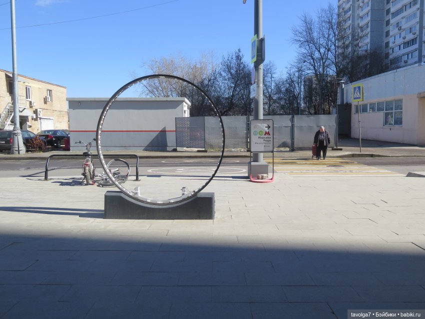 Lil Bratz Boy гуляет по Москве (фото 10)