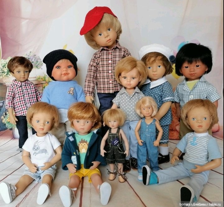 9 лет, как один миг — Коллекции игровых кукол (Playline): фото полок