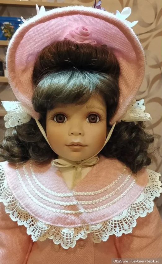 Девочка в розовом пальто — Фарфоровые куклы Ashton Drake (Эштон Дрейк): Knowles