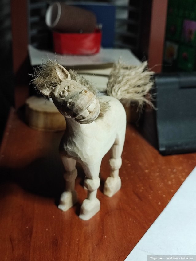 Конь на прогулке!! 🐴🐴🐴🌿🌿🌿