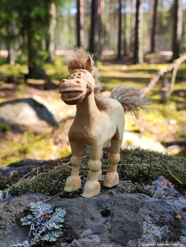 Конь на прогулке!! 🐴🐴🐴🌿🌿🌿
