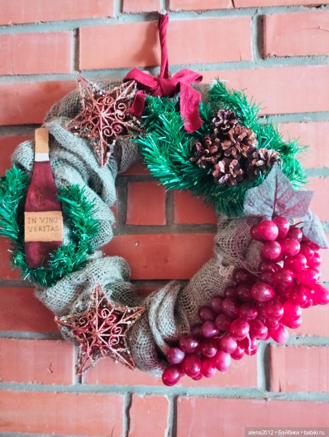 Подготовка к НГ . Венки с пробками (фото 3)