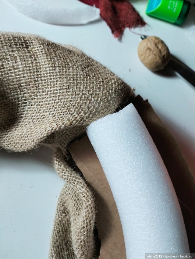 Подготовка к НГ . Венки с пробками (фото 6)