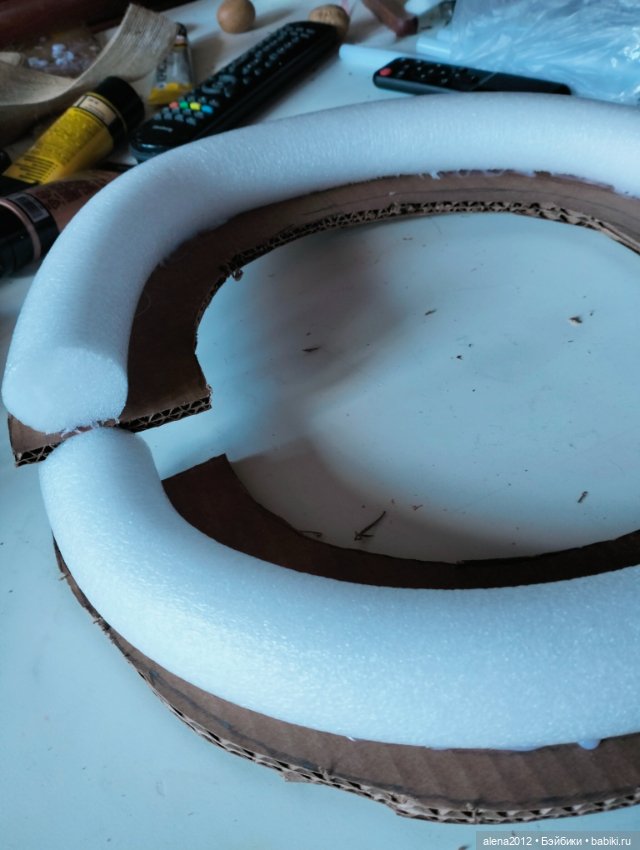 Подготовка к НГ . Венки с пробками