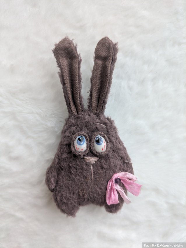 Дымчатые невысыпайцы. Броши