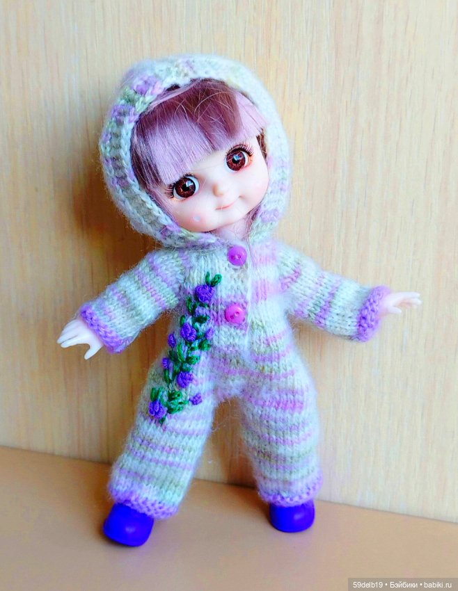 Баболька Эля в новом нарядном комбезике (фото 5)