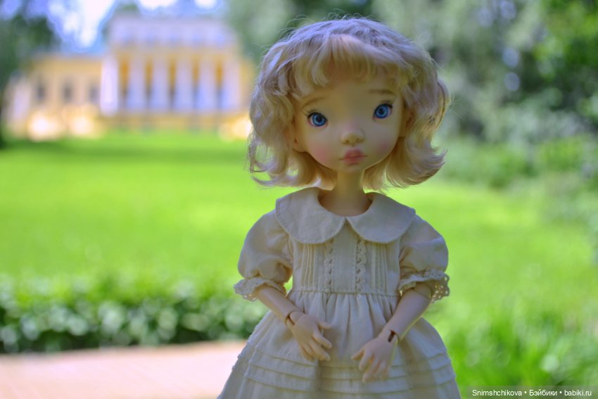 "Поют деревья, блещут воды..."