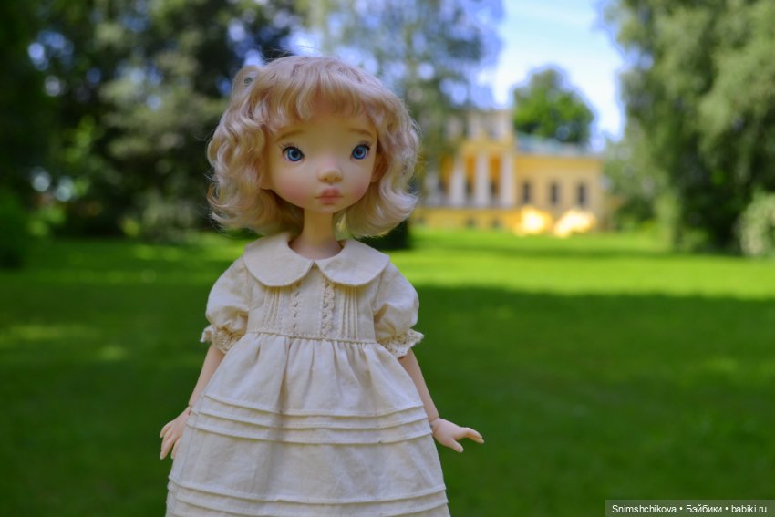 "Поют деревья, блещут воды..."